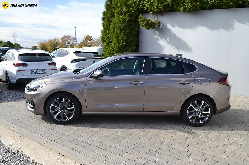 Hyundai i30 FASTBACK 1,5 T-GDI MT STYLE - fotka 3 z 62