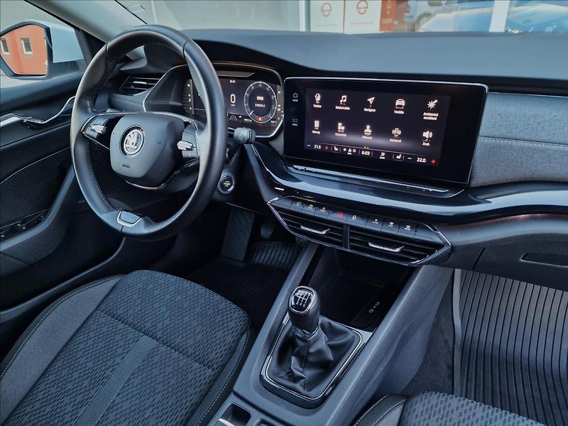 Škoda Octavia 2.0 TDI Style Tažné,ČR,1.Maj. - fotka 40 z 50