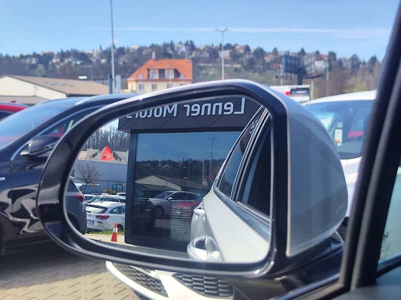 Hyundai Santa Fe 2.2 CRDi/142kW Luxury PNM DCT - fotka 20 z 39