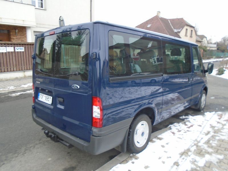 Ford Transit (2011) 2.2 TDCi L2H1 9 míst 5 dveří - fotka 5 z 31