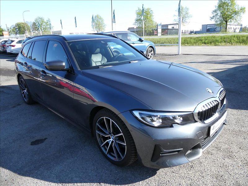 BMW Řada 3 2,0 320D xDrive,M-paket,1.maj. - fotka 1 z 52
