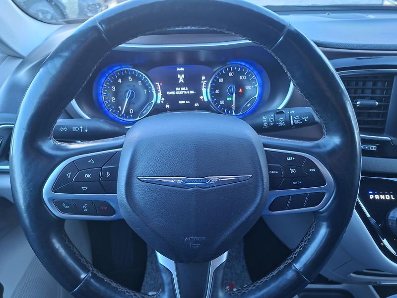 Chrysler Pacifica (2017) 3,6L V6 Touring L PLUS,DVD,And - fotka 25 z 35