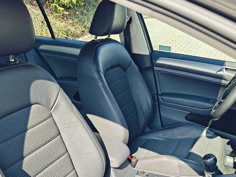 Volkswagen Golf (2014) 1,2 TSI 77 kW Comfortline - fotka 20 z 39