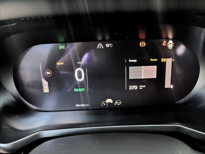 Polestar 2 0,0 zálohováno      300kw,AWD, - fotka 25 z 50