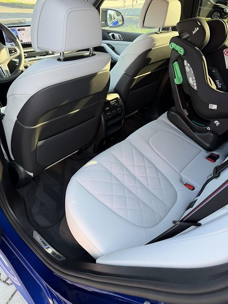 BMW X5 (2025) BMW X5 M60i xDrive - fotka 6 z 21