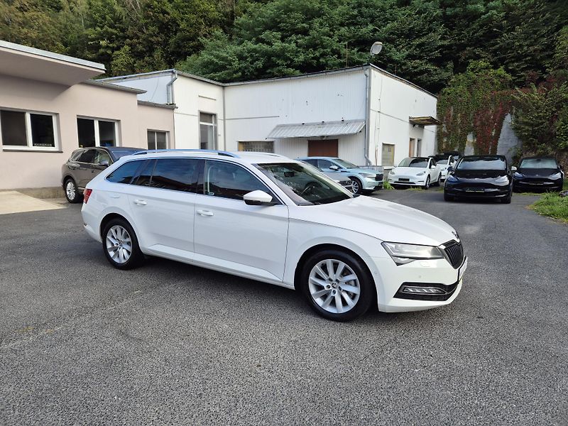 Škoda Superb Combi 2,0TDi 110kw DSG 17ALU - fotka 3 z 53