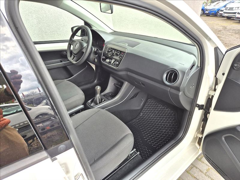 Volkswagen up! 1,0 i 5 Dv. Load Užitk. Klima - fotka 18 z 24
