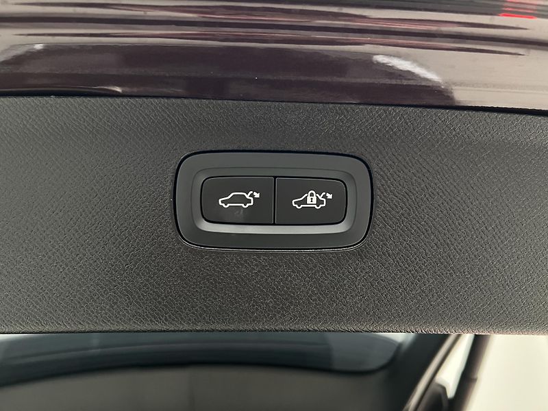 Volvo XC90 T8 AWD RECHARGE ULTRA BRIGHT - fotka 54 z 57