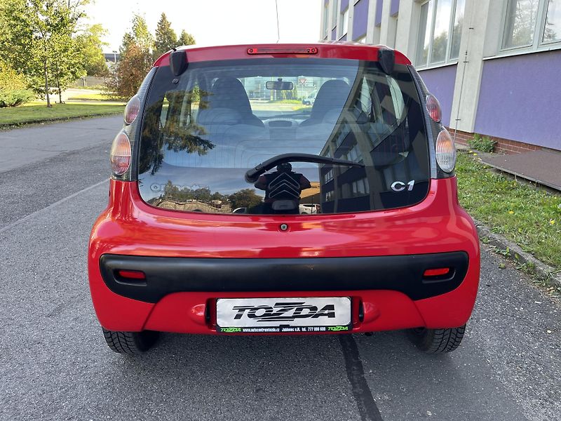 Citroën C1 1,0 VVTi 57 tkm /pneu/ servo - fotka 4 z 27