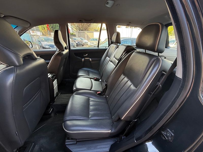 Volvo XC90 (2013) D5 2.4d 4x4 - Nová cena !! - fotka 12 z 23