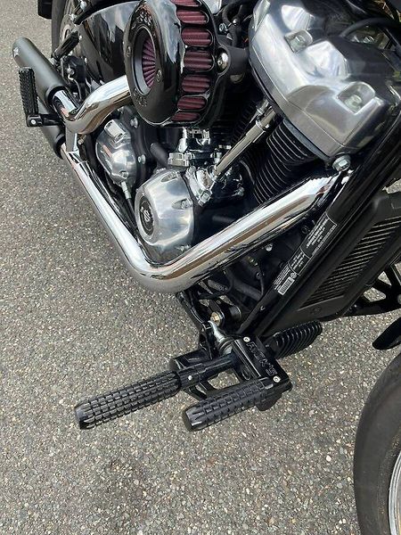 Harley-Davidson FXST Softail Standard (2020) - fotka 13 z 18