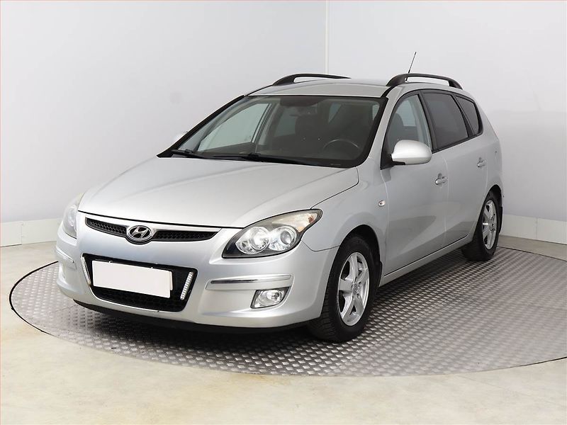 Hyundai i30 (2009) 1.6 CVVT, LPG, oblíbený vůz - fotka 2 z 13