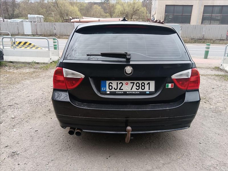BMW Řada 3 2,5 - fotka 9 z 19