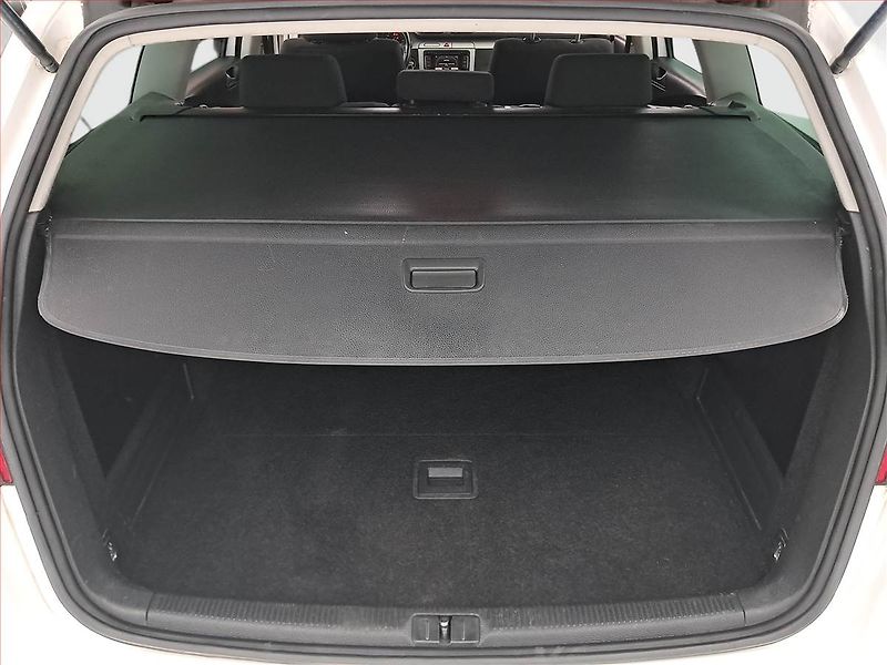 Volkswagen Passat (2010) 1.6 TDI, Serv.kniha, nová STK - fotka 14 z 18