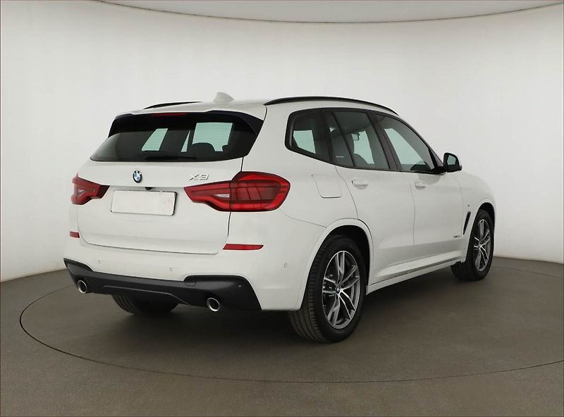 BMW X3 (2018) xDrive20d - fotka 5 z 16