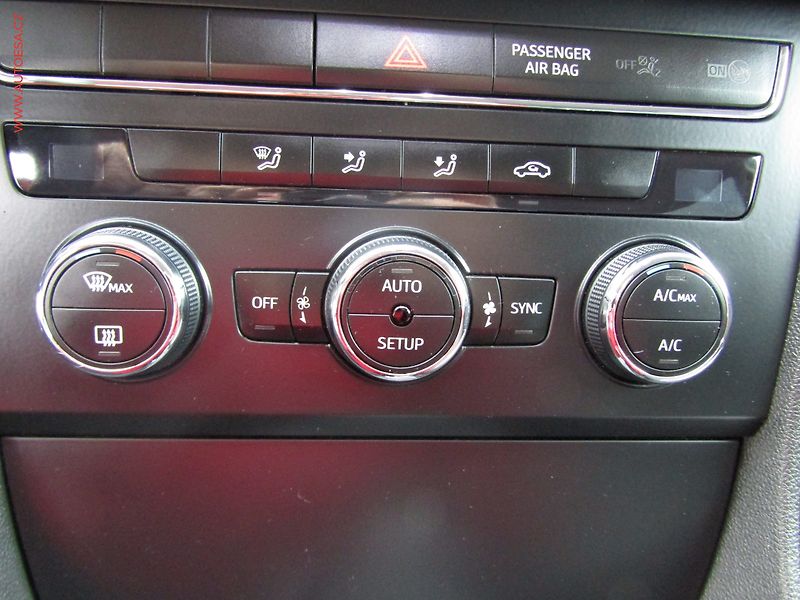 Seat Leon (2013) 1.6TDi, AAC, tempo - fotka 14 z 19