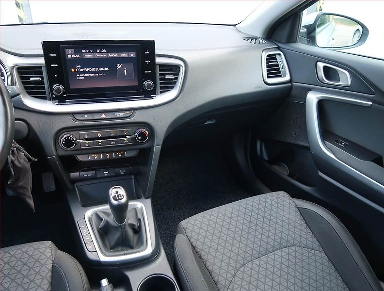 Kia Ceed (2023) Spin 1.0 T-GDI, SPIN, DPH - fotka 8 z 20