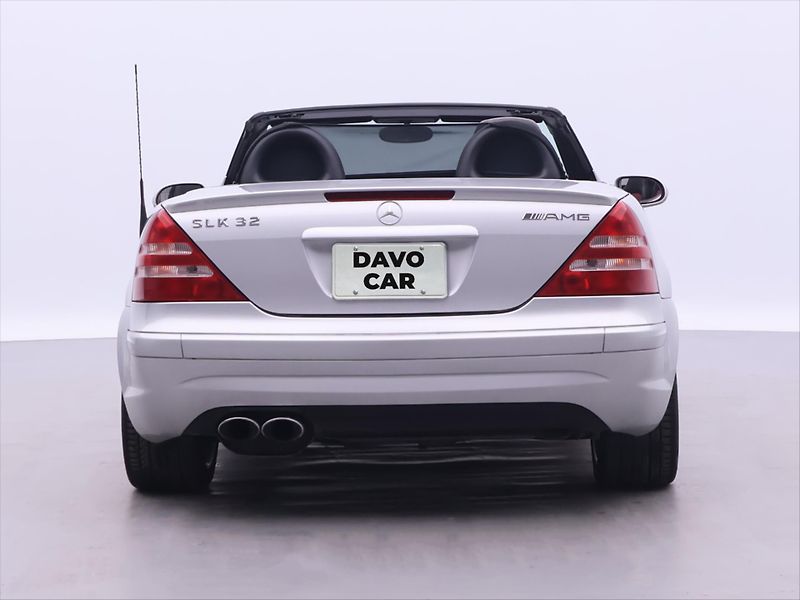 Mercedes-Benz SLK 3,2 32AMG 260kW AT 66tkm DPH - fotka 14 z 34