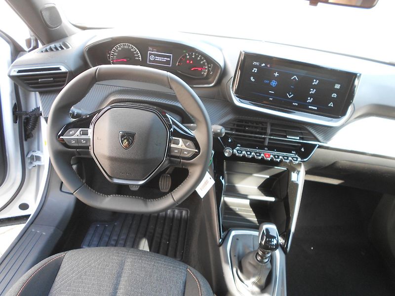 Peugeot 2008  STYLE PureTech 100 MAN6 - fotka 6 z 8