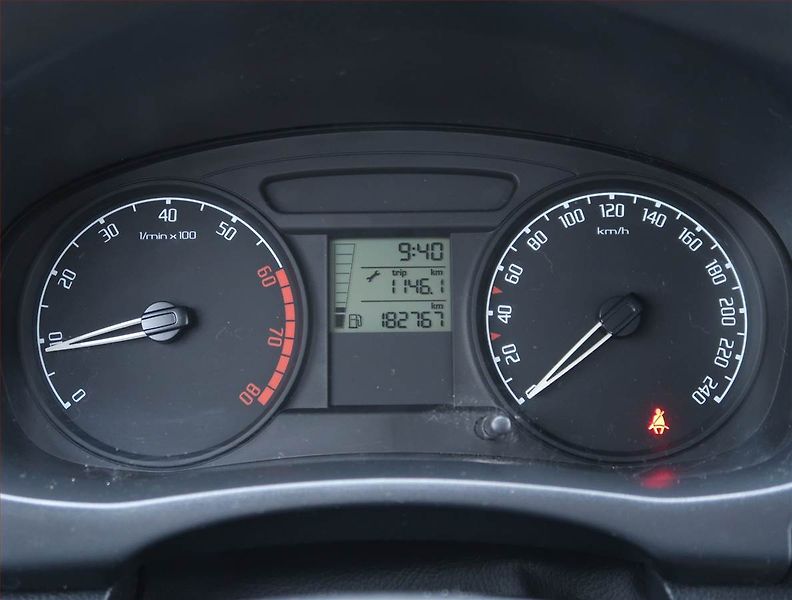 Škoda Fabia (2008) 1.2, nová STK, CZ doklady - fotka 11 z 13