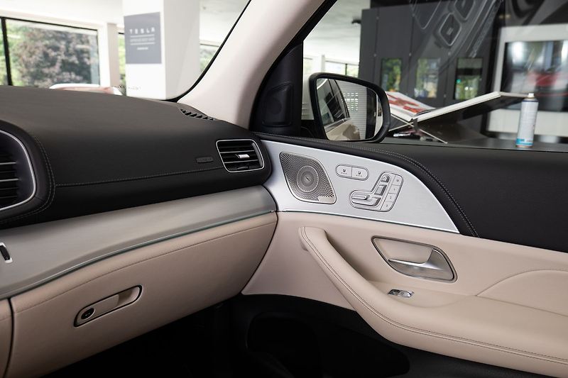 Mercedes-Benz GLE 360/Burmester/Pano - fotka 20 z 30
