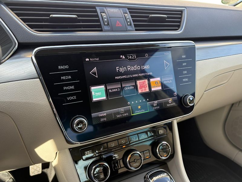 Škoda Superb 2.0 TDI 4x4 DSG / 147 kW Style - fotka 21 z 24