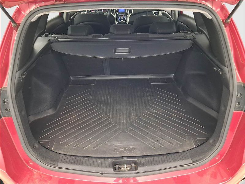 Hyundai i30 (2015) 1.6 MPI - fotka 13 z 19