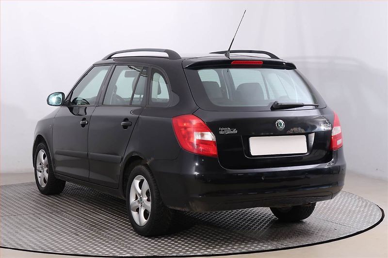 Škoda Fabia (2009) Elegance 1.6 16V, po STK - fotka 4 z 14