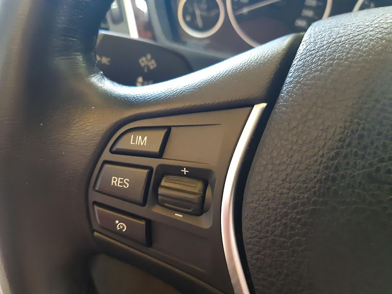 BMW Řada 3 318d Cobi NAVI LED - fotka 20 z 30