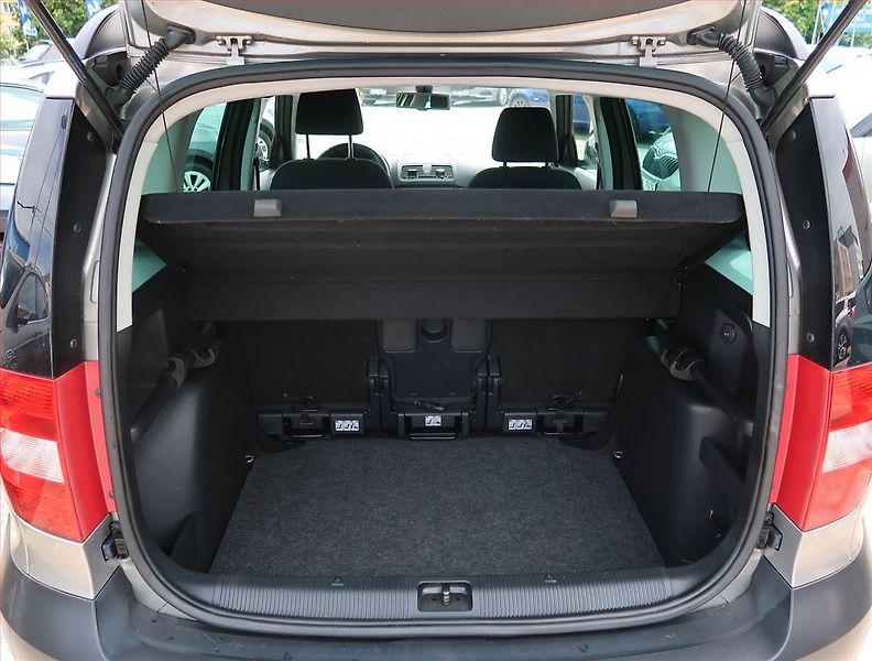 Škoda Yeti (2011) 2.0 TDI, Serv.kniha, Tempomat - fotka 13 z 18