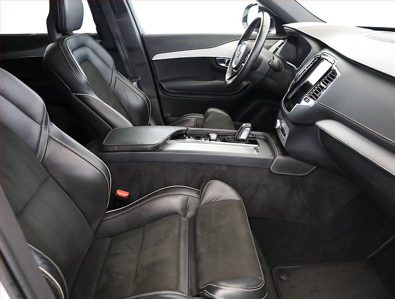 Volvo XC90 (2021) B6 AWD - fotka 7 z 22