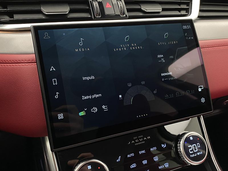 Jaguar XF P300 R-DYNAMIC S AWD AUT CZ - fotka 34 z 44