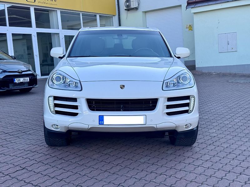 Porsche Cayenne (2009) Diesel 176kW - fotka 2 z 20