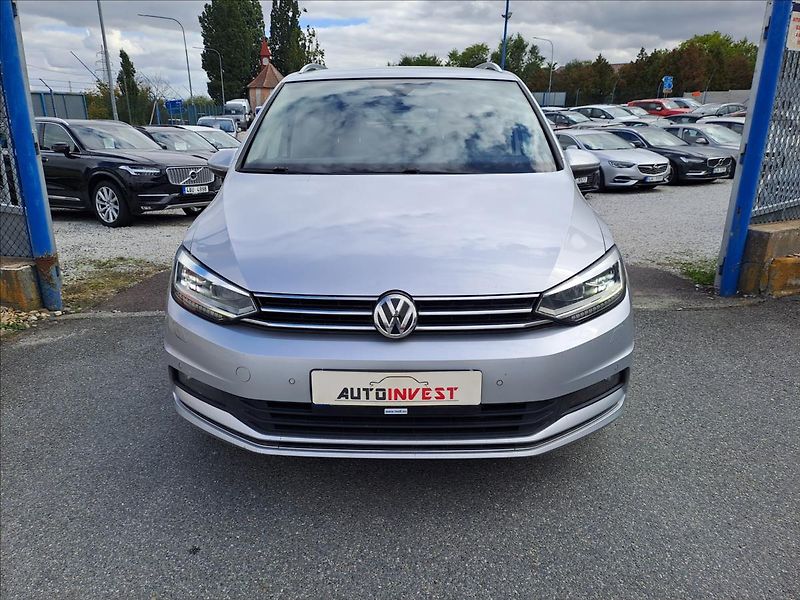 Volkswagen Touran 2,0 TDI HIGHLINE - fotka 2 z 27