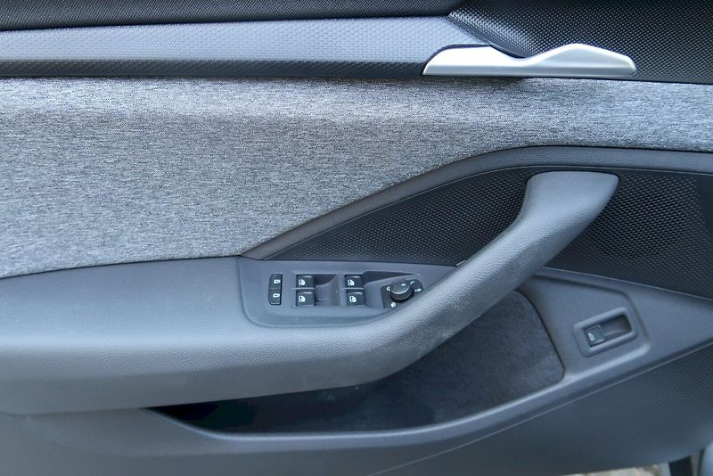Škoda Superb (2026) Combi  Selection 1,5 TSi e- Te - fotka 20 z 32