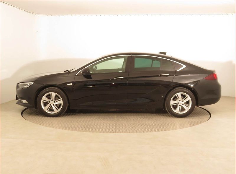 Opel Insignia (2017) 1.6 CDTI, Automat, Serv.kniha - fotka 3 z 17