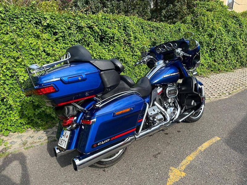 Harley-Davidson FLHTKSE ULTRA LIMITED CVO (2019) - fotka 2 z 17