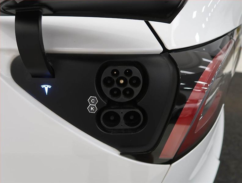 Tesla Model Y (2022) Long Range AWD 79kWh, SoH 93% - fotka 32 z 33