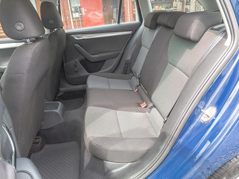 Škoda Octavia (2015) ČR 1.6TDI 66KW – PO SERVISU - fotka 27 z 37