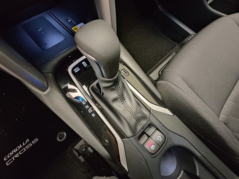 Toyota Corolla Cross 2.0 Hybrid Style - fotka 36 z 38