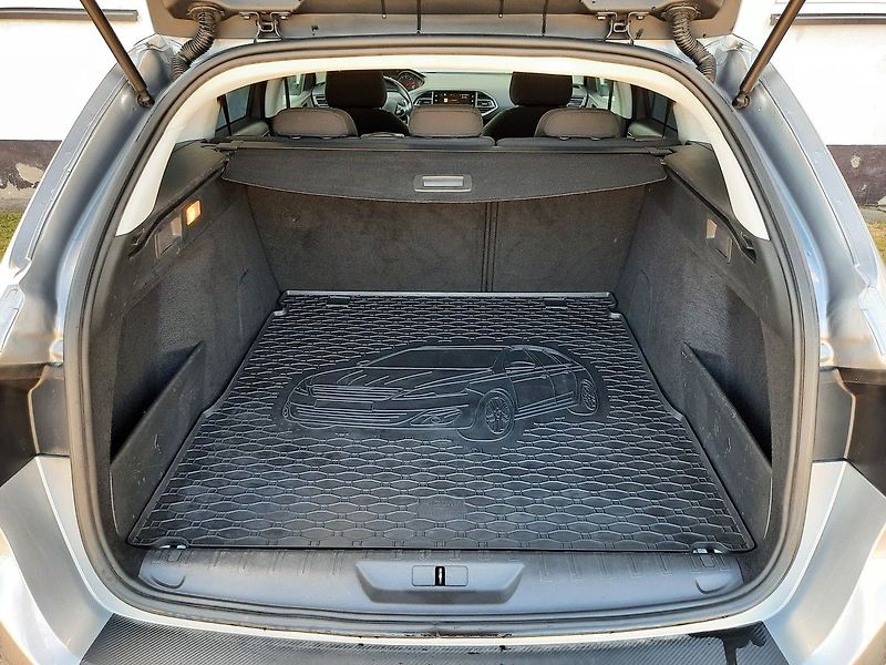 Peugeot 308 SW ACTIVE 1,5 BHDi EAT8 - fotka 6 z 25