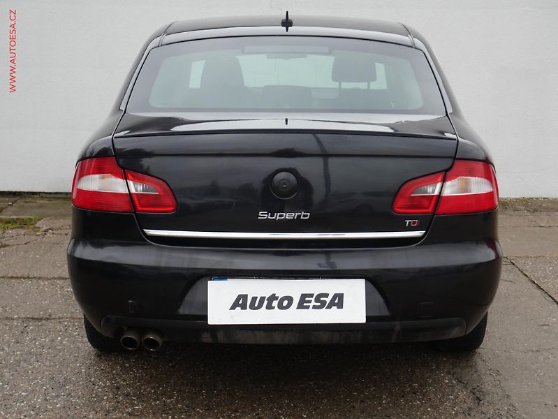 Škoda Superb (2010) 2.0 TDi, ČR, Ambition - fotka 5 z 19