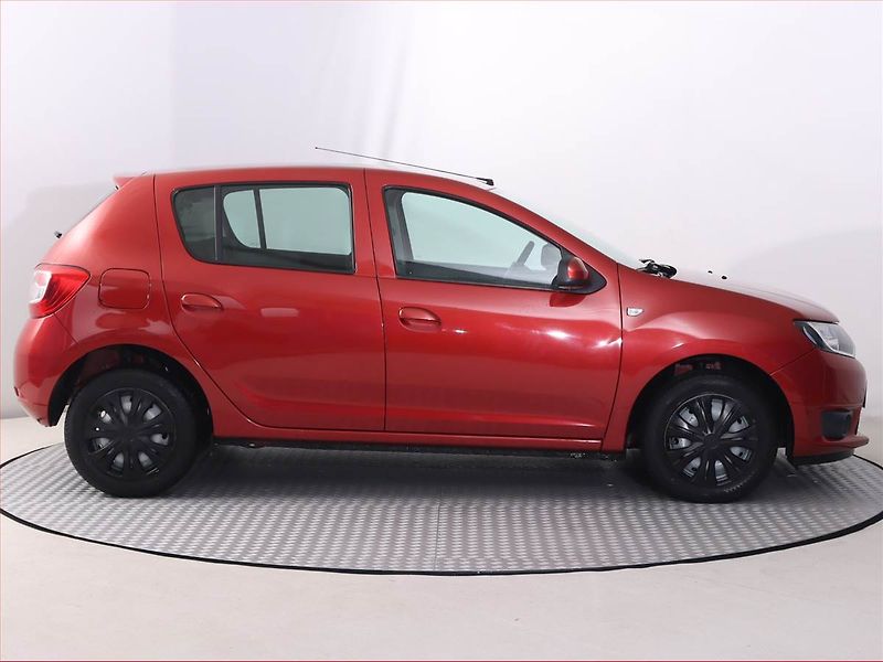 Dacia Sandero (2013) 1.2 16V, Serv.kniha, Tempomat - fotka 6 z 14