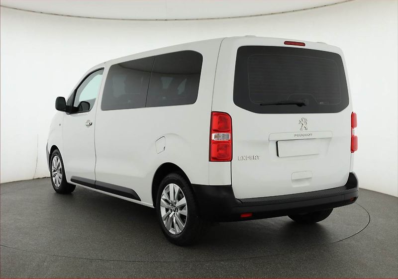 Peugeot Expert (2019) 2.0 BlueHDi, Bus, 8Míst, ČR - fotka 4 z 18