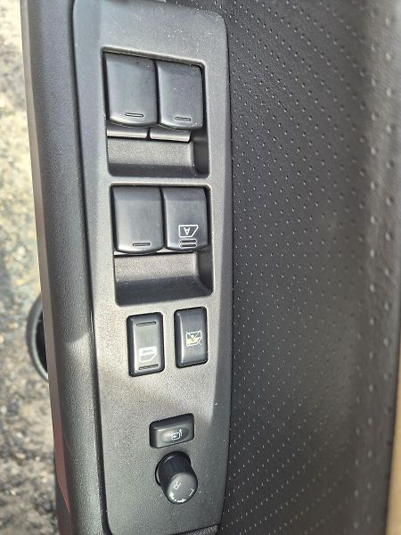 Nissan X-Trail 2,0 dCi 4x4 AT 110kW, CZ, 1. m - fotka 12 z 24