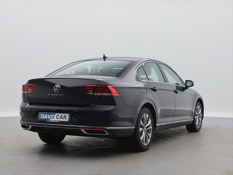 Volkswagen Passat 2,0 TDI Elegance Aut.Klima CZ - fotka 7 z 29