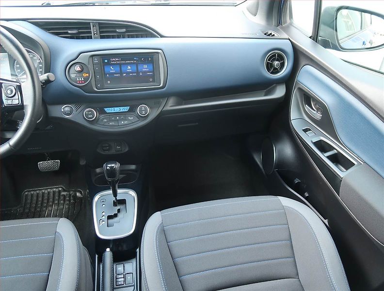 Toyota Yaris (2020) 1.5 Dual VVT-i, Automat - fotka 8 z 14