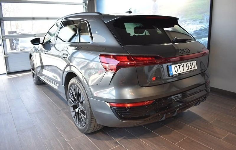Audi Q8 e-tron 55 Q S-Line Kamera Matrix Taž. - fotka 2 z 6