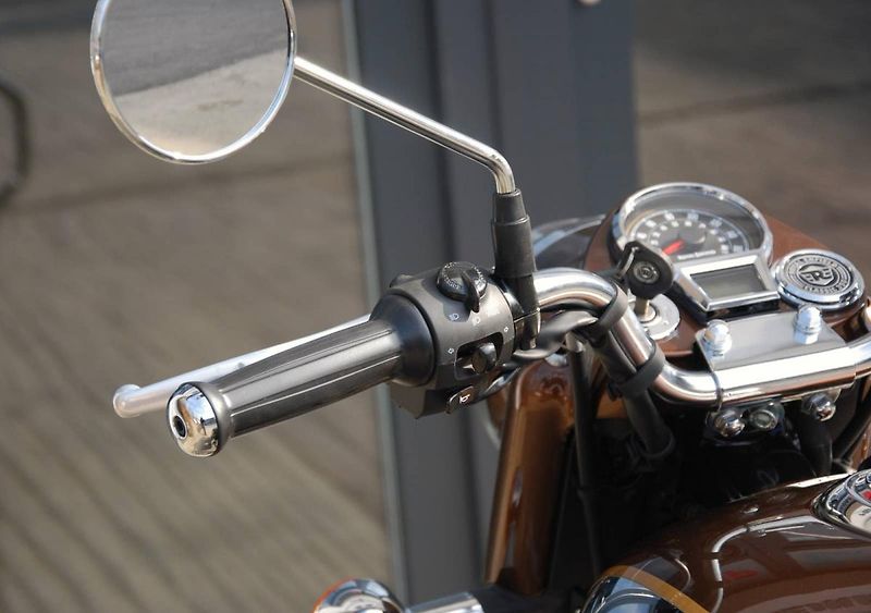 Royal Enfield Classic 350 (2026) BROWN - fotka 16 z 25