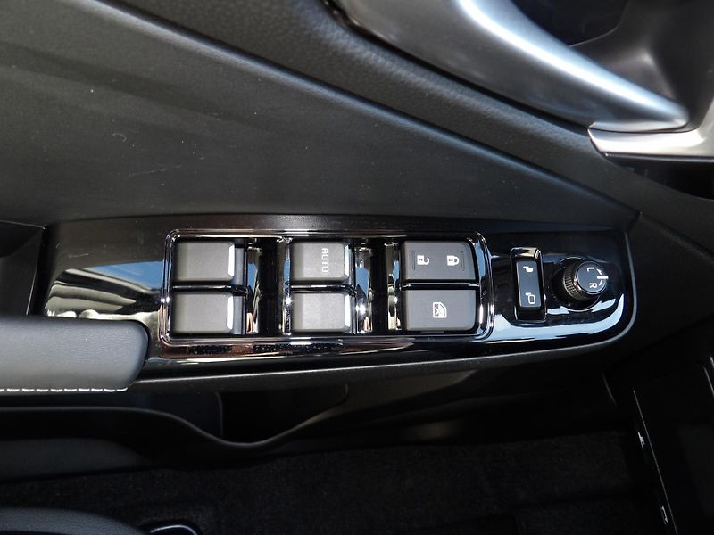 Isuzu D-Max (2026) V-Cross 1.9L 163K 4x4 6st. A/T - fotka 35 z 46